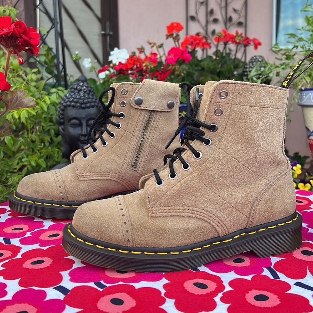 🏴󠁧󠁢󠁥󠁮󠁧󠁿 Needles x Dr. Martens MIE Desert Oasis Cap Toe Suede Boots UK 6